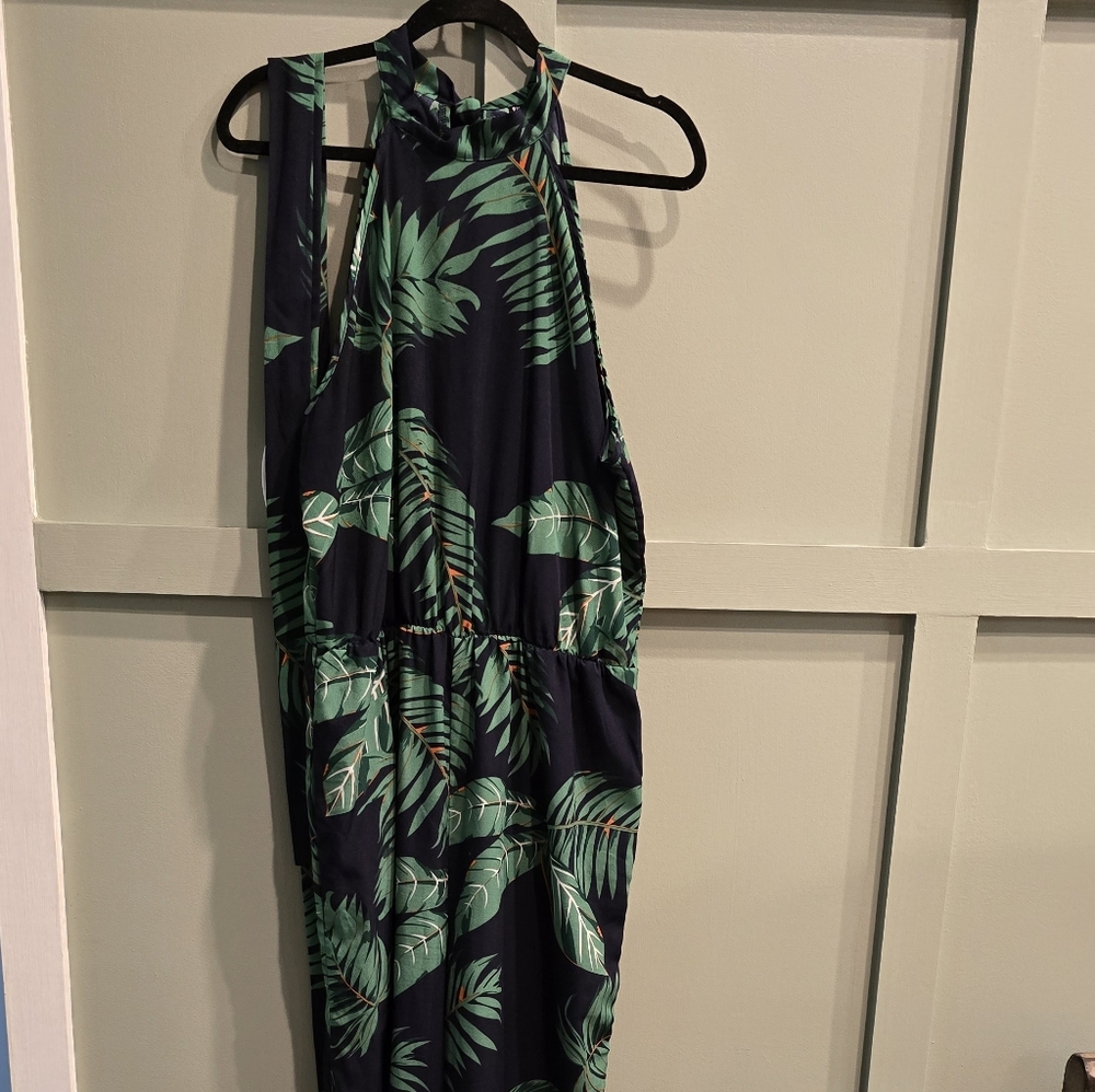 Tropical Leaf Print Halter DressSHEIN XL Tall Tropical Leaf Print Romper